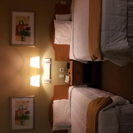 Americas Best Value Inn & Suites-Winnie Room photo