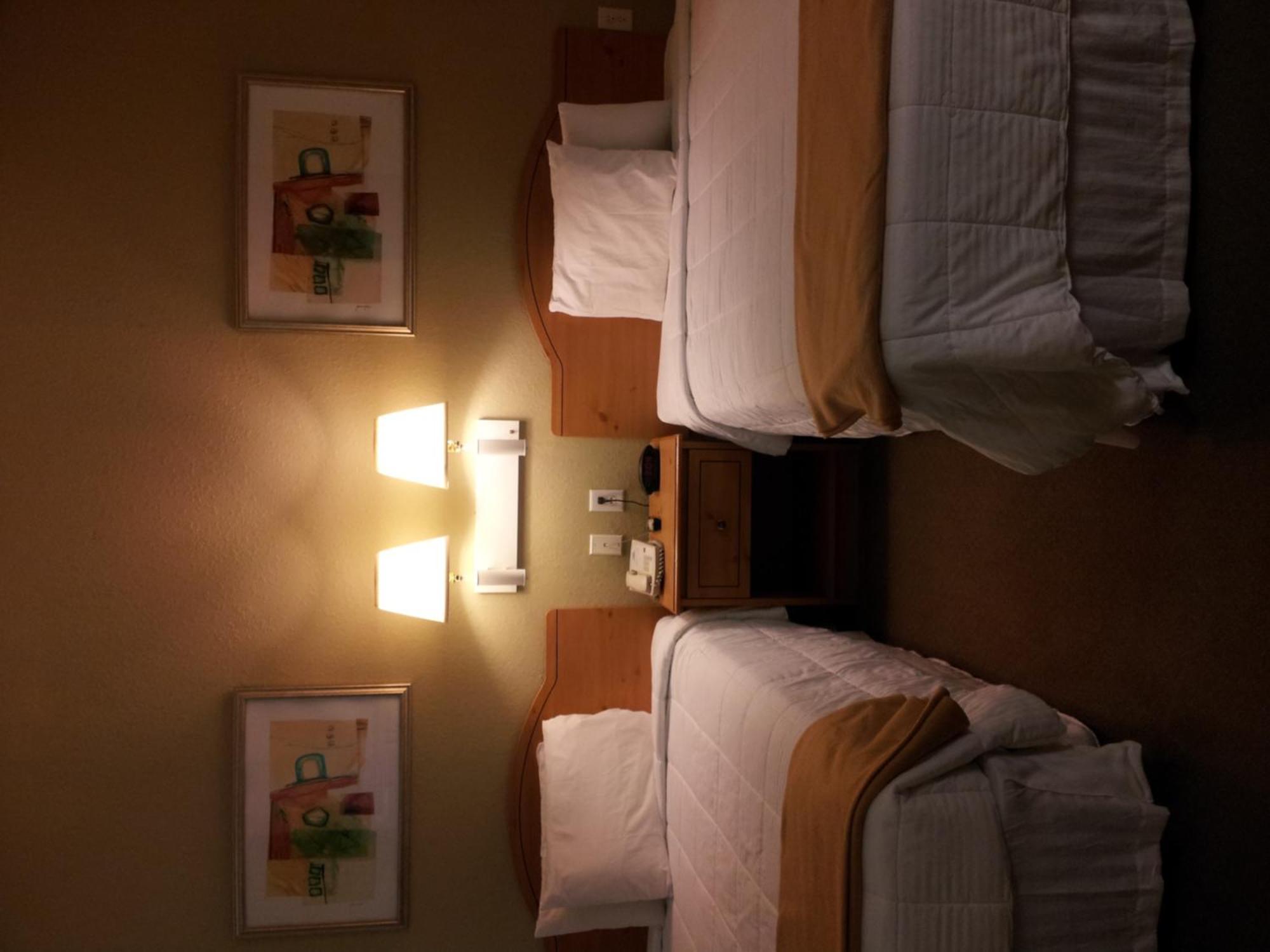 Americas Best Value Inn & Suites-Winnie Room photo