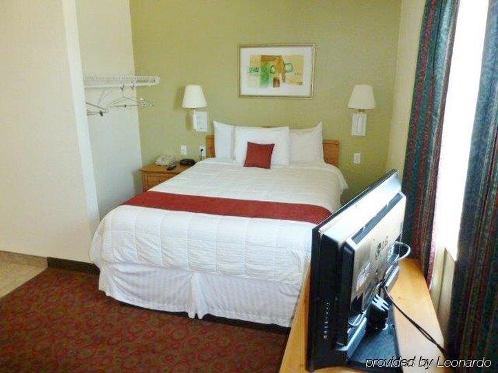Americas Best Value Inn & Suites-Winnie Exterior photo