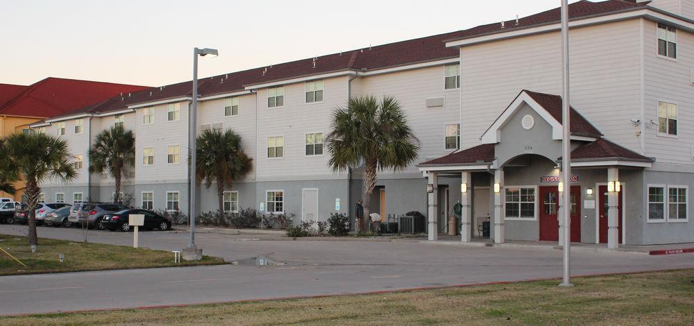 Americas Best Value Inn & Suites-Winnie Exterior photo